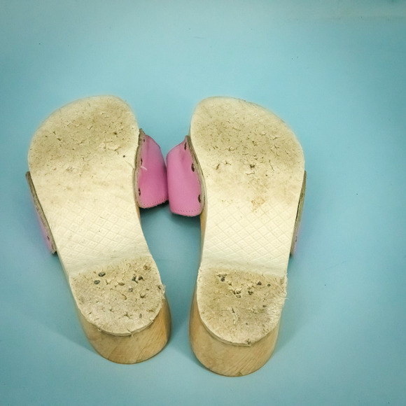 Dr. Scholl's Size 6-6.5 Pink Leather Single Strap Buckle Wood Exercise Sandals - Picture 4 of 7